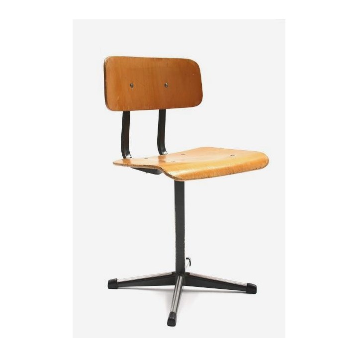 Marko kinderstoeltje op stervoet - Retro Studio