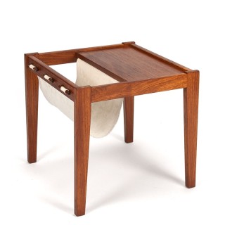 Magazine bijzettafel vintage model in teak