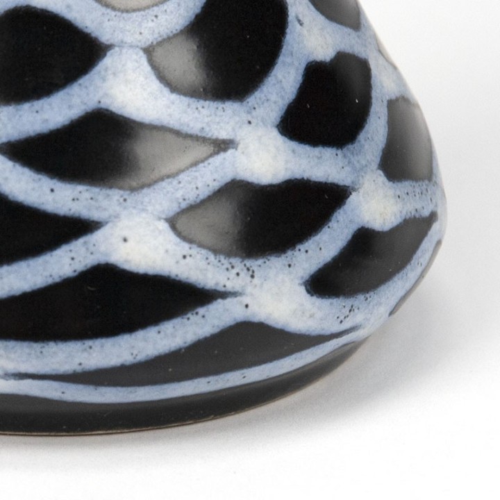 Small model vintage vase can model in blue / black