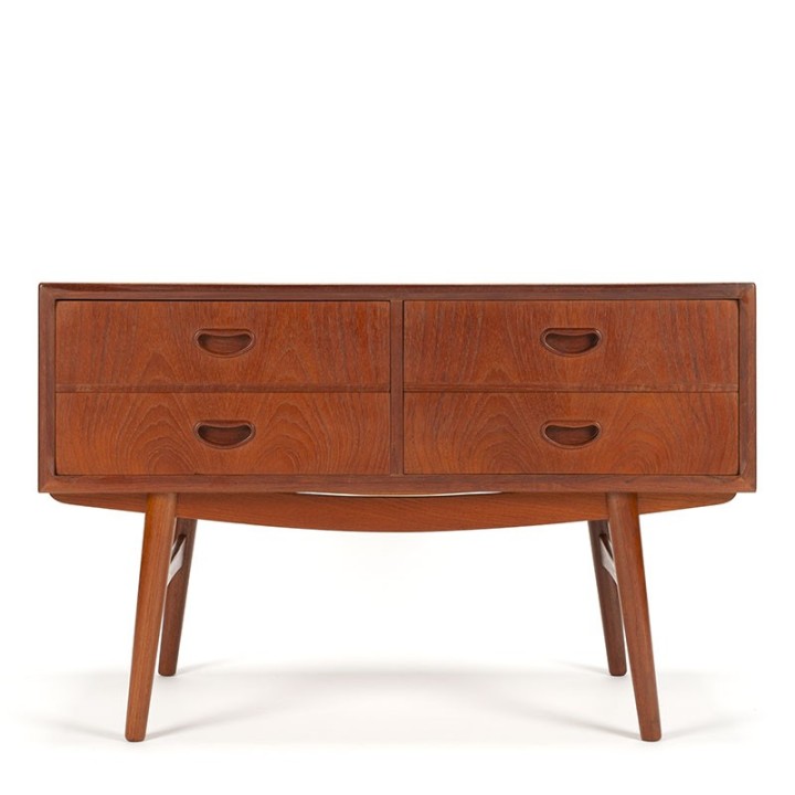 Mid-Century Deens teakhouten laag model ladekast