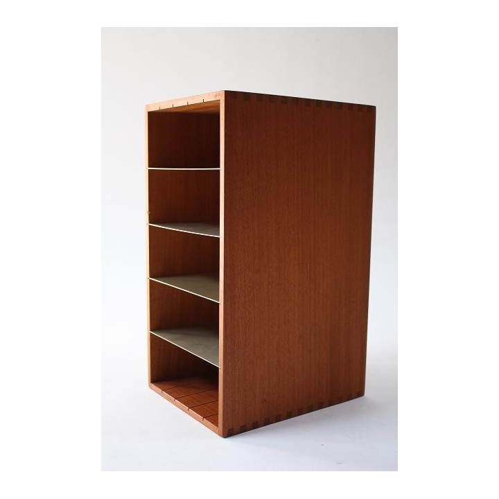 Wooden mailbox - Retro Studio