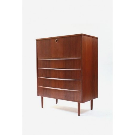 Chest of drawers with bar space