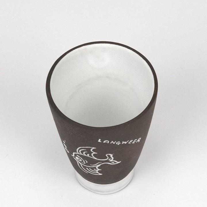 Klein model vaasje van aardewerk met vis afbeelding