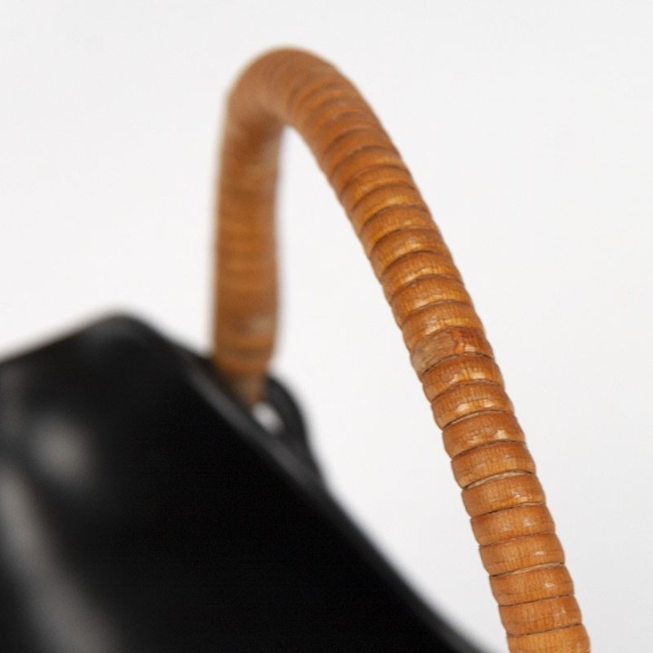 Deens vintage keramiek vaasje/ mandje met rieten handgreep