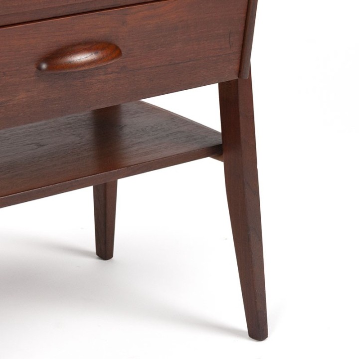 Deens teakhouten vintage bijzettafel/ naaigerei kastje