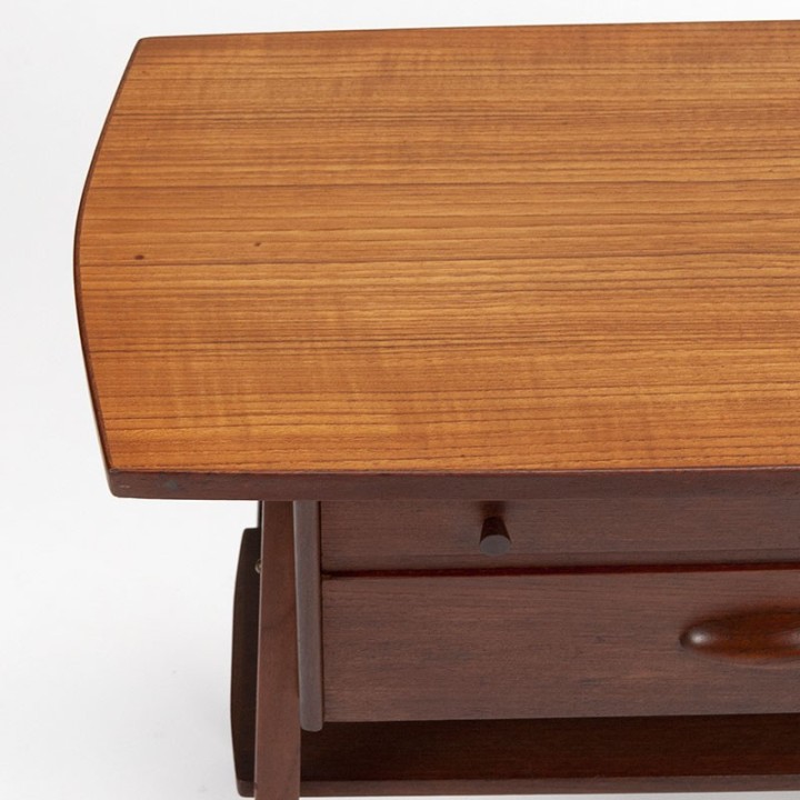 Deens teakhouten vintage bijzettafel/ naaigerei kastje