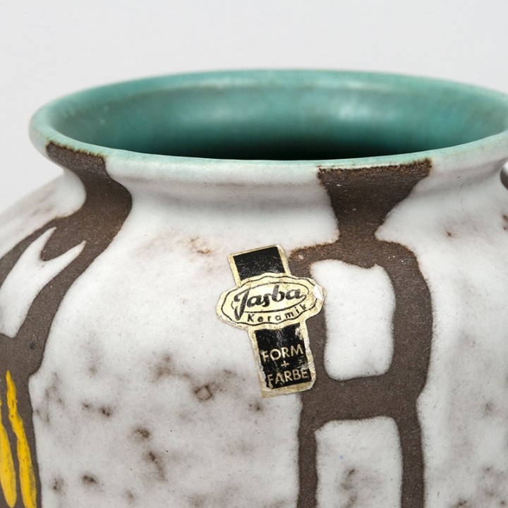 Aardewerken vintage vaas van Jasba met heldere kleuren