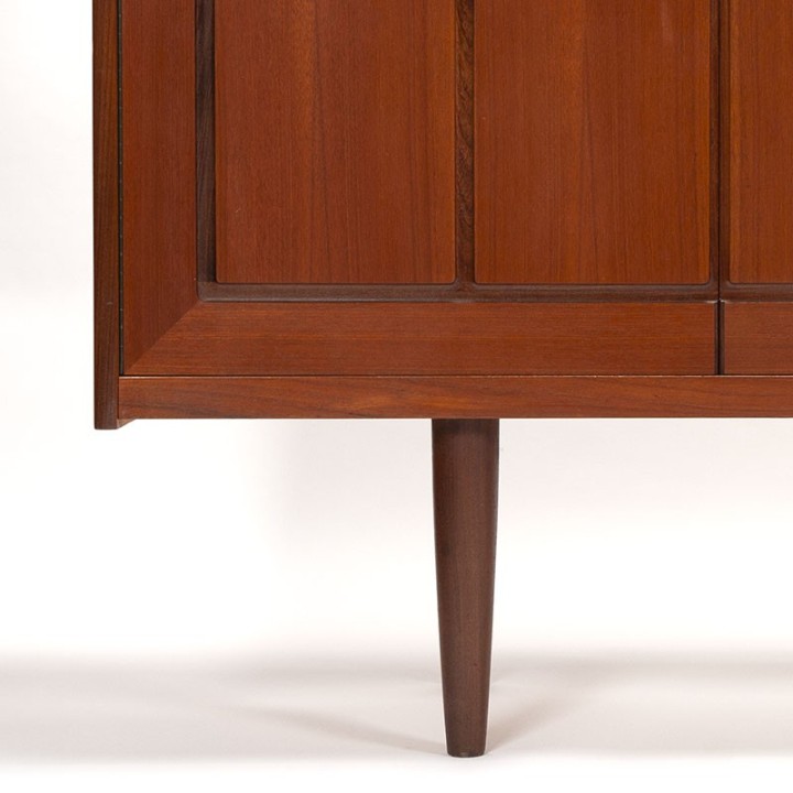 Teak long Mid-Century vintage design sideboard