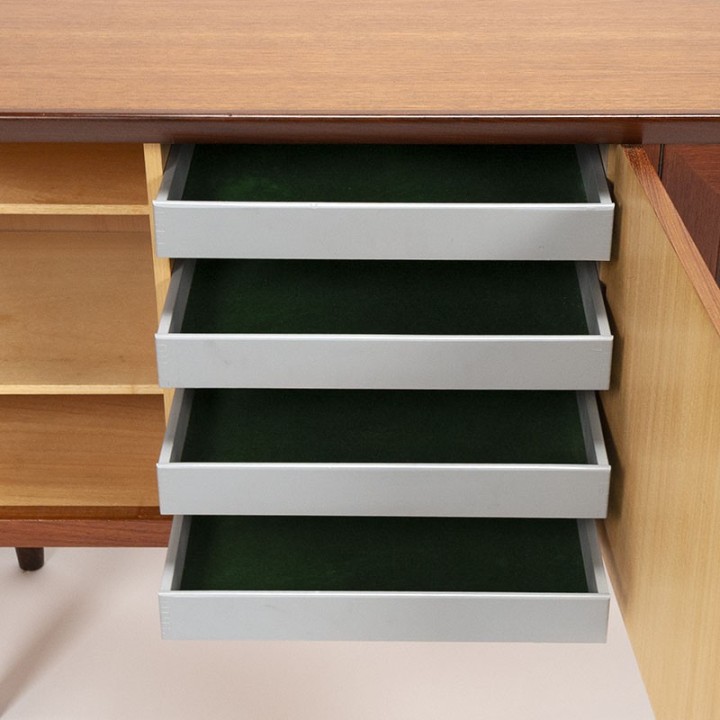 Teak long Mid-Century vintage design sideboard