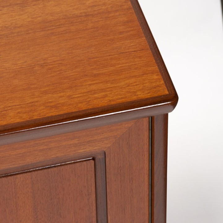 Teak long Mid-Century vintage design sideboard