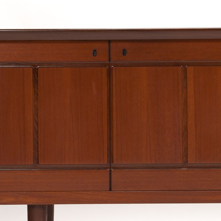 Teak long Mid-Century vintage design sideboard