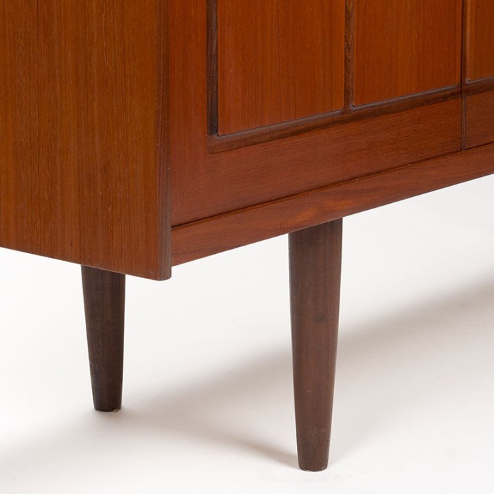 Teak long Mid-Century vintage design sideboard