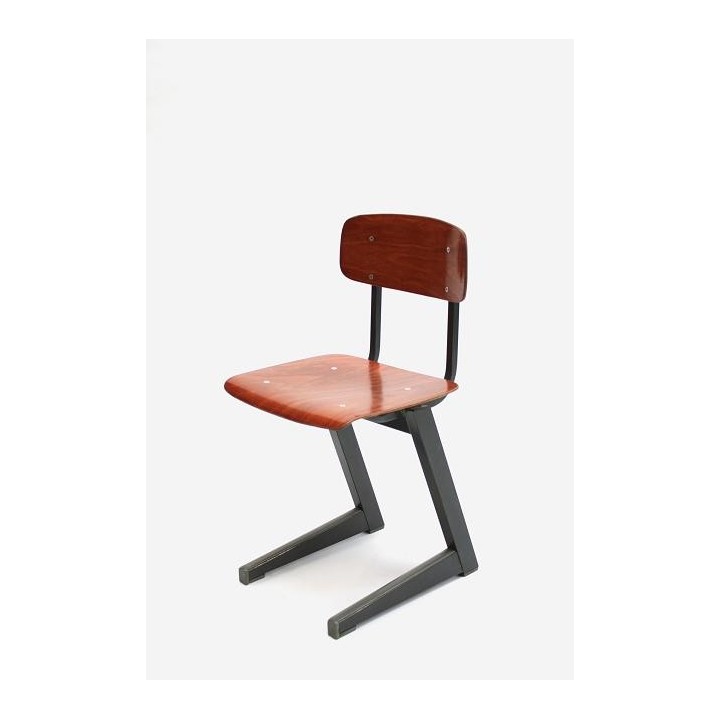 Industrial children's chair - Retro Studio
