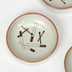 Set van 4 vintage kleine Knabstrup schaaltjes met sigaret
