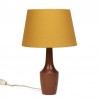 Klein model vintage Deens tafellampje met teakhouten voet