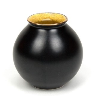 Small vintage vase from Zuid-Holland Gouda pottery