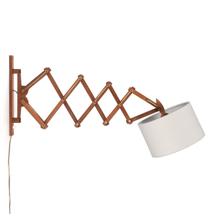 Vintage teakhouten wandlamp schaar model
