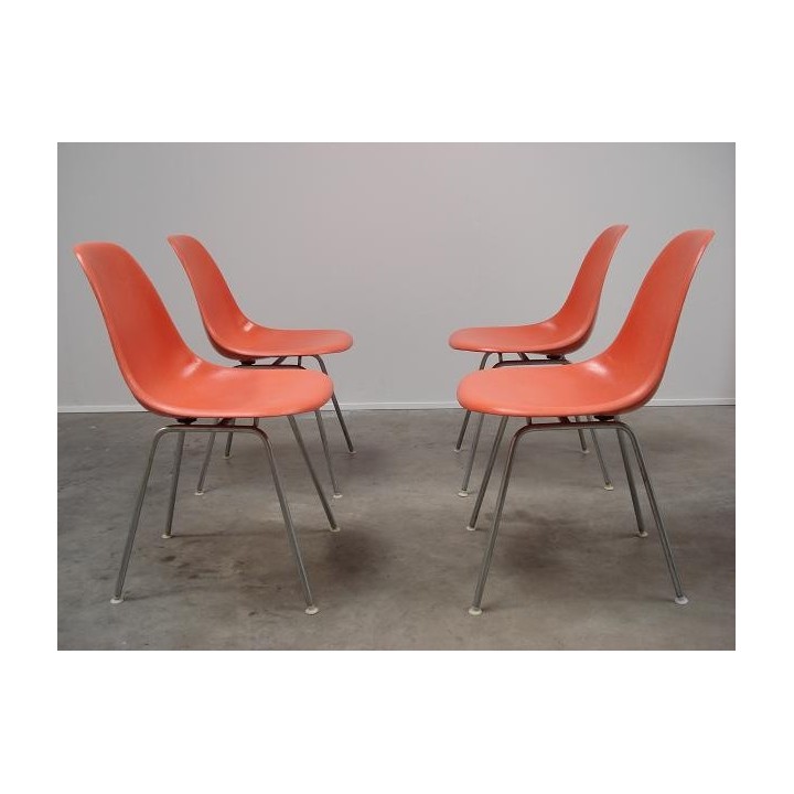 4 DSX- chairs by Eames - Retro Studio