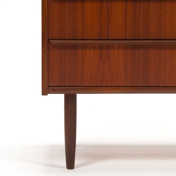 Danish vintage model chest of drawers with 3 drawers