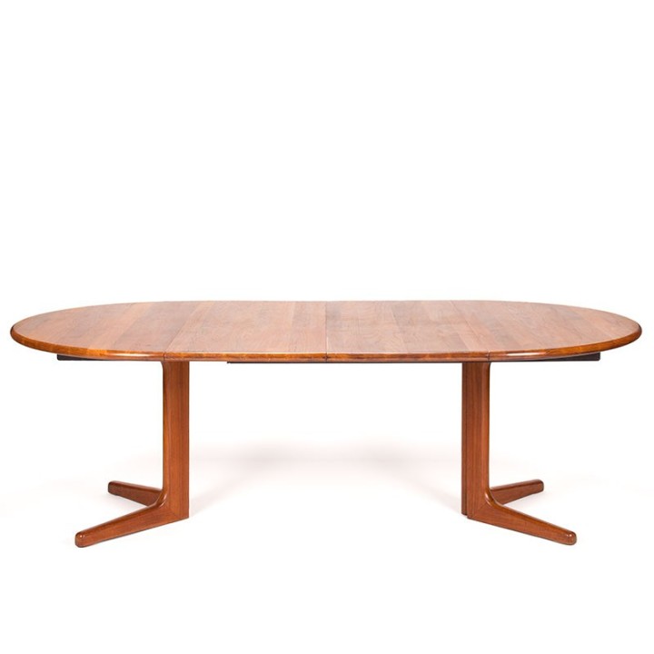 Large round/oval Mid-Century Danish vintage extendable dining