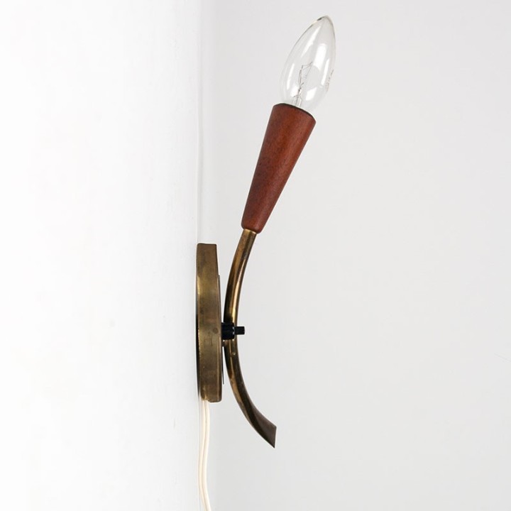 Fifties vintage wall lamp with brass detail