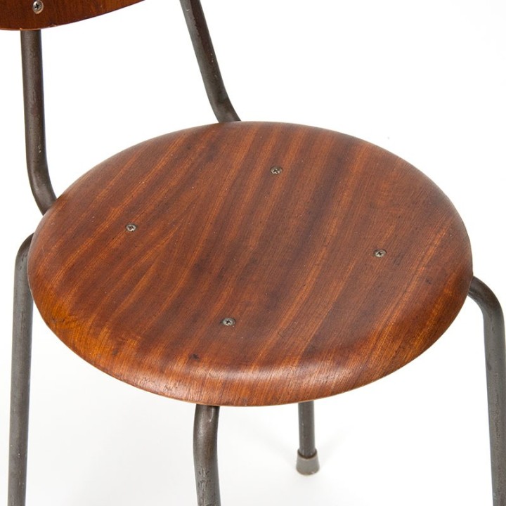 Deens vijftiger jaren vintage schoolstoeltje in teak