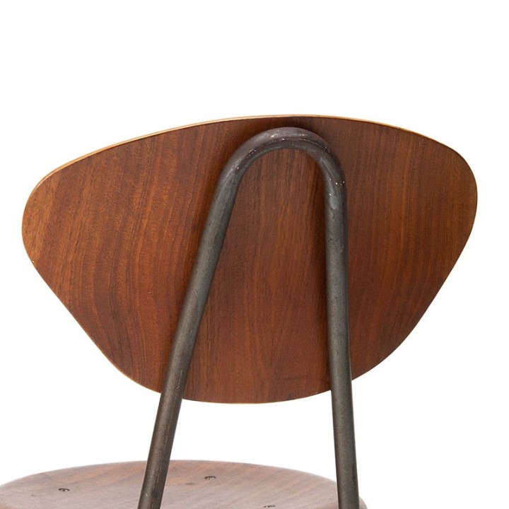 Deens vijftiger jaren vintage schoolstoeltje in teak