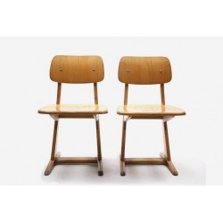 Set of 2 wooden childeren's chairs