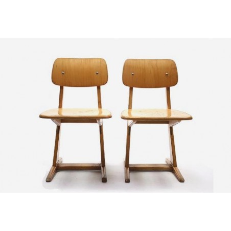 Set of 2 wooden childeren's chairs