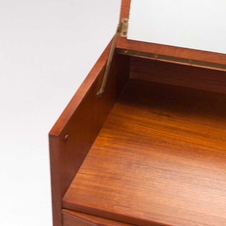 Mid-Century Deens teakhouten vintage ladekast en kaptafel in 1