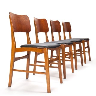 Set of 4 Mid-Century Danish dining table chairs in teak/beech