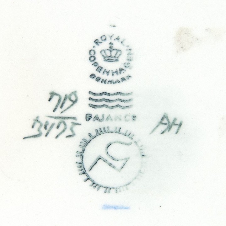 Royal Copenhagen Aluminia Read vintage model 719/3475