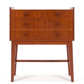 Mid-Century Deens vintage ladekastje in teakhout