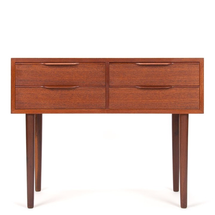 Teakhouten Deense vintage ladekast op hoge poot met 4 lades