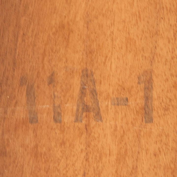 Mid-Century Deense teakhouten salontafel met opstaande rand