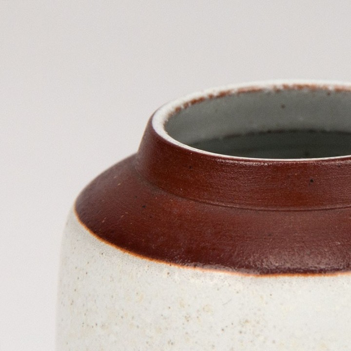 Small model vintage Ravelli model 6 ceramic vase