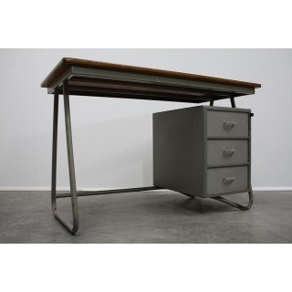 Marko design desk - Retro Studio