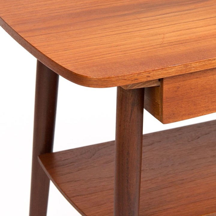 Bijzettafel/ klein kastje Deens vintage model in teak