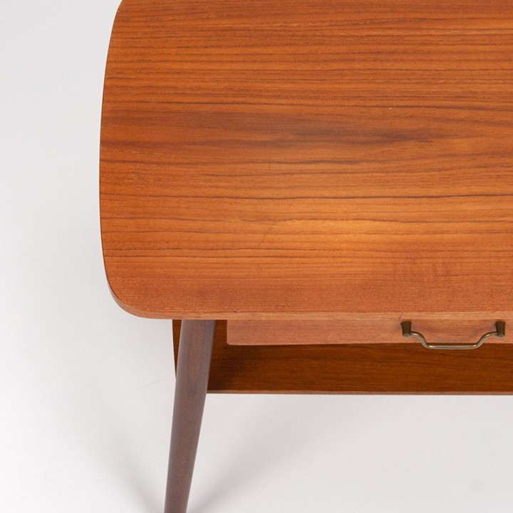Bijzettafel/ klein kastje Deens vintage model in teak