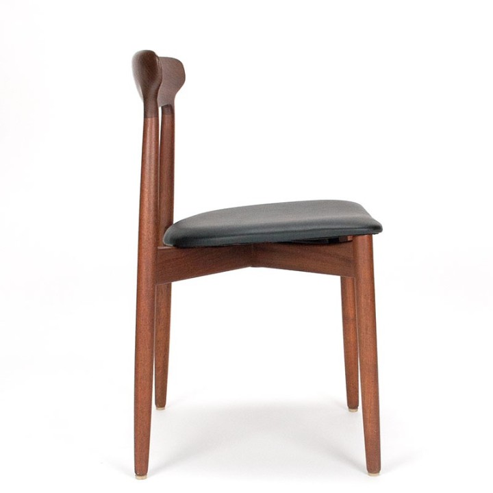 Model 59 Danish vintage dining table chair design Harry