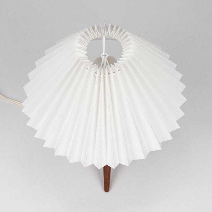 Mid-Century Deens vintage driepoot tafellampje