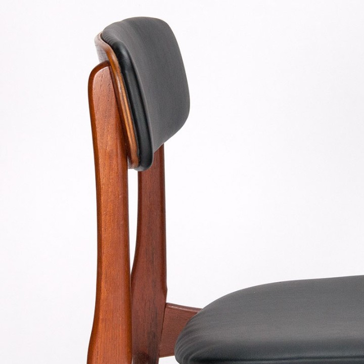 Teakhouten eettafel stoel Deense vintage model met kunstleren