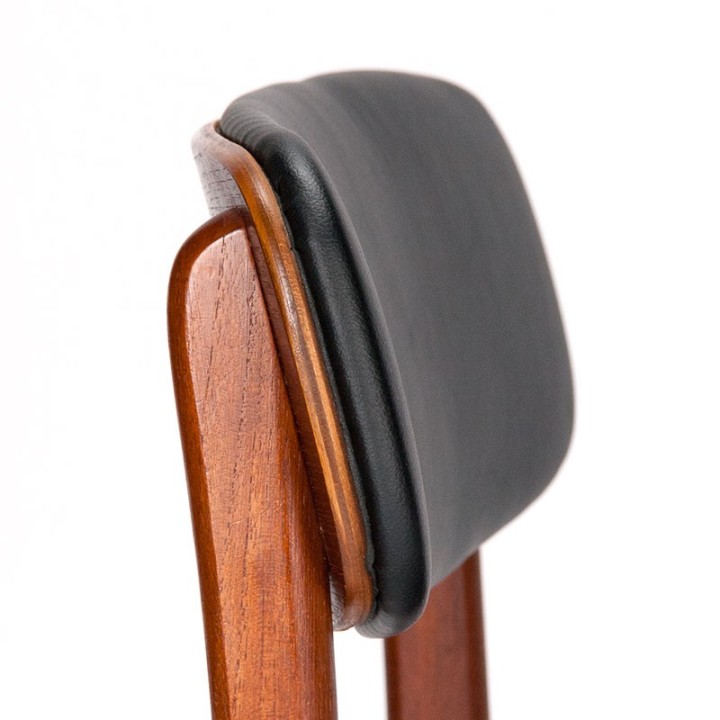 Teakhouten eettafel stoel Deense vintage model met kunstleren