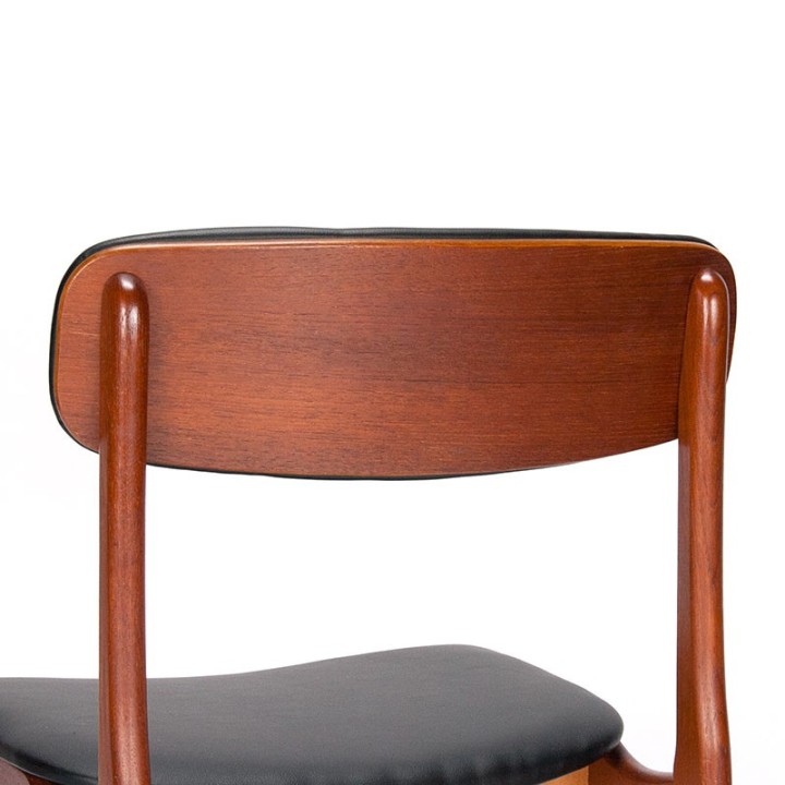 Teakhouten eettafel stoel Deense vintage model met kunstleren