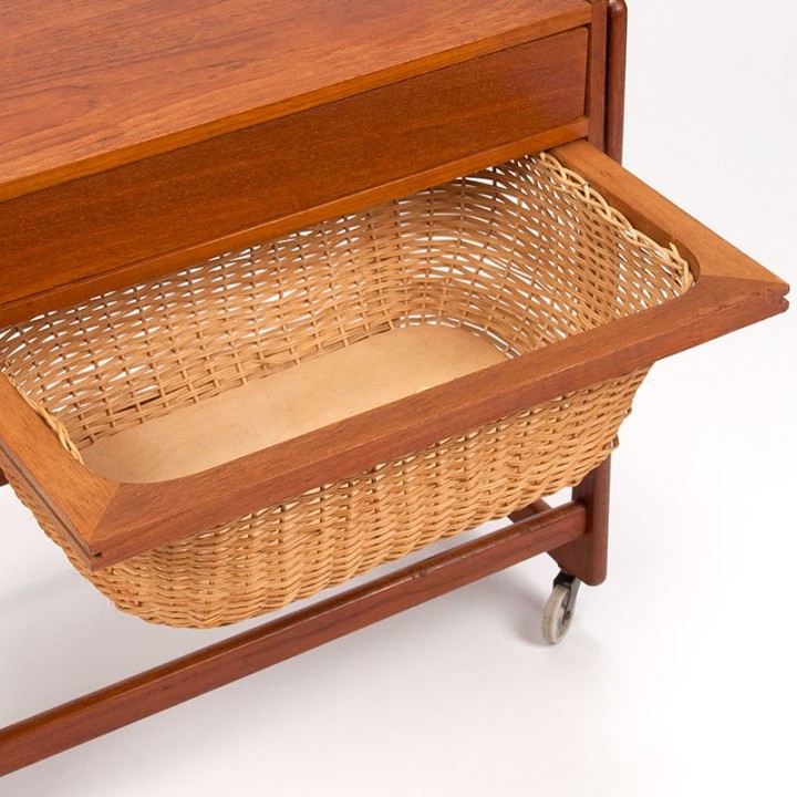 BR Gelsted vintage Deens naaigerei tafeltje in teak