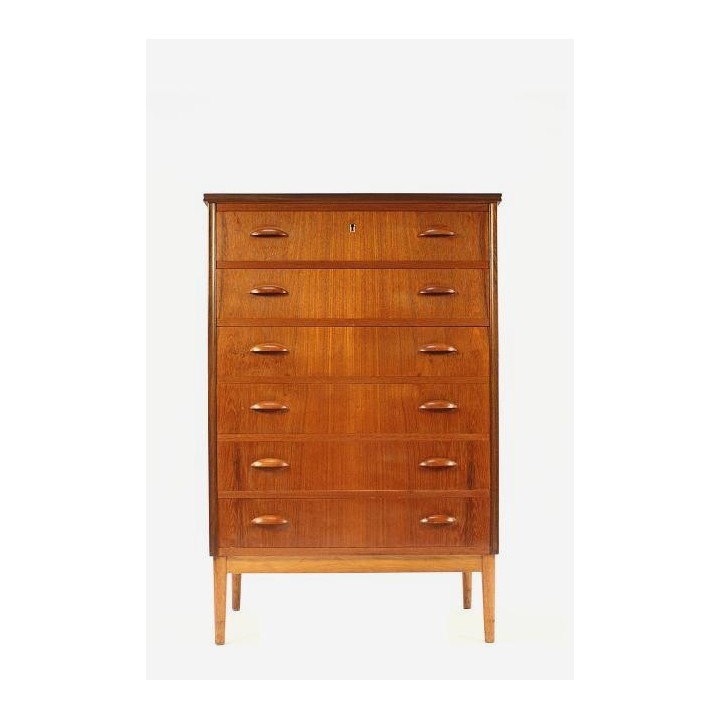 Ladekast uitgevoerd teakhout uit Scandinavie