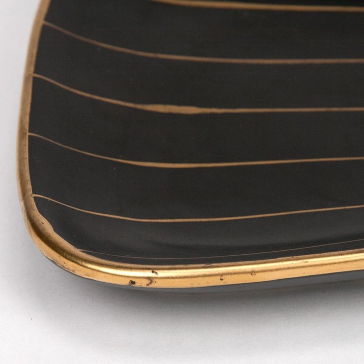 Strehla schaal vintage keramiek zwart met goudkleurig detail