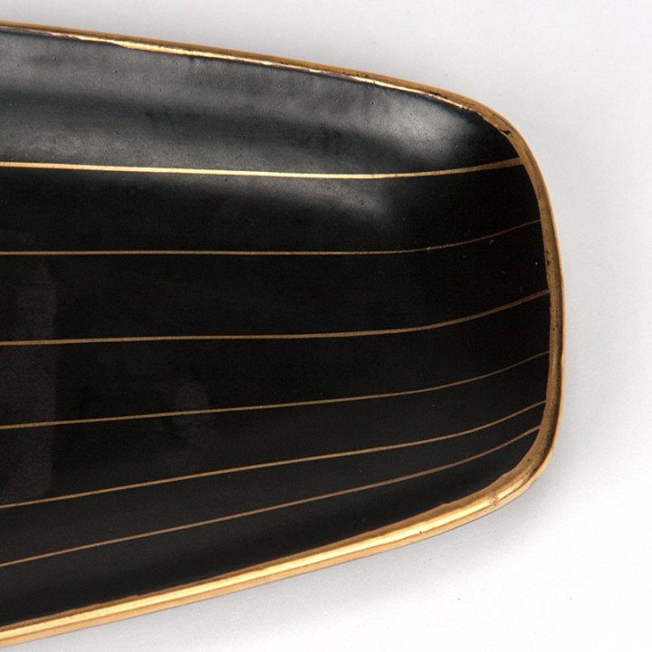 Strehla schaal vintage keramiek zwart met goudkleurig detail