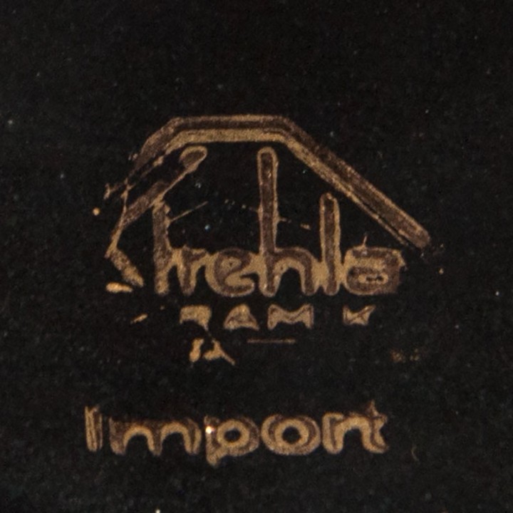 Strehla schaal vintage keramiek zwart met goudkleurig detail