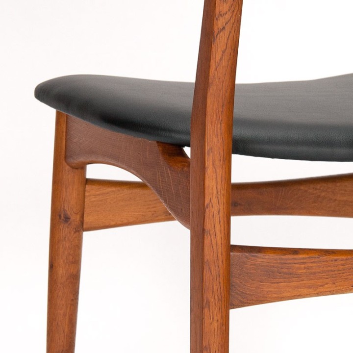 Mid-Century stoel met bijzondere vorm Deens vintage design